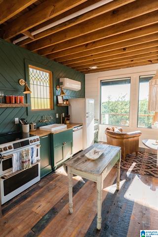 Clanton, Alabama, 35046, United States, 2 Bedrooms Bedrooms, ,1 BathroomBathrooms,Residential,For Sale,1980406