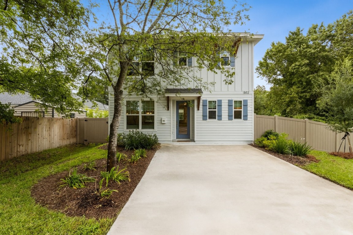 Fernandina Beach, Florida, 32034, United States, 2 Bedrooms Bedrooms, ,2 BathroomsBathrooms,Residential,For Sale,1935893