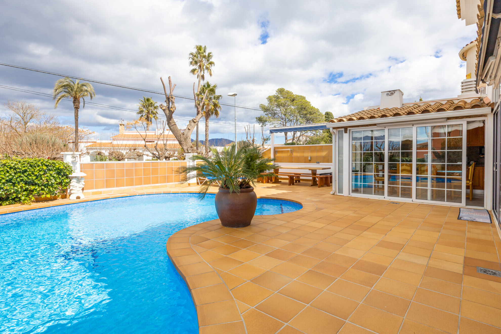  Modern Villa in Empuriabrava with a Garden and Private Pool - 物件實景