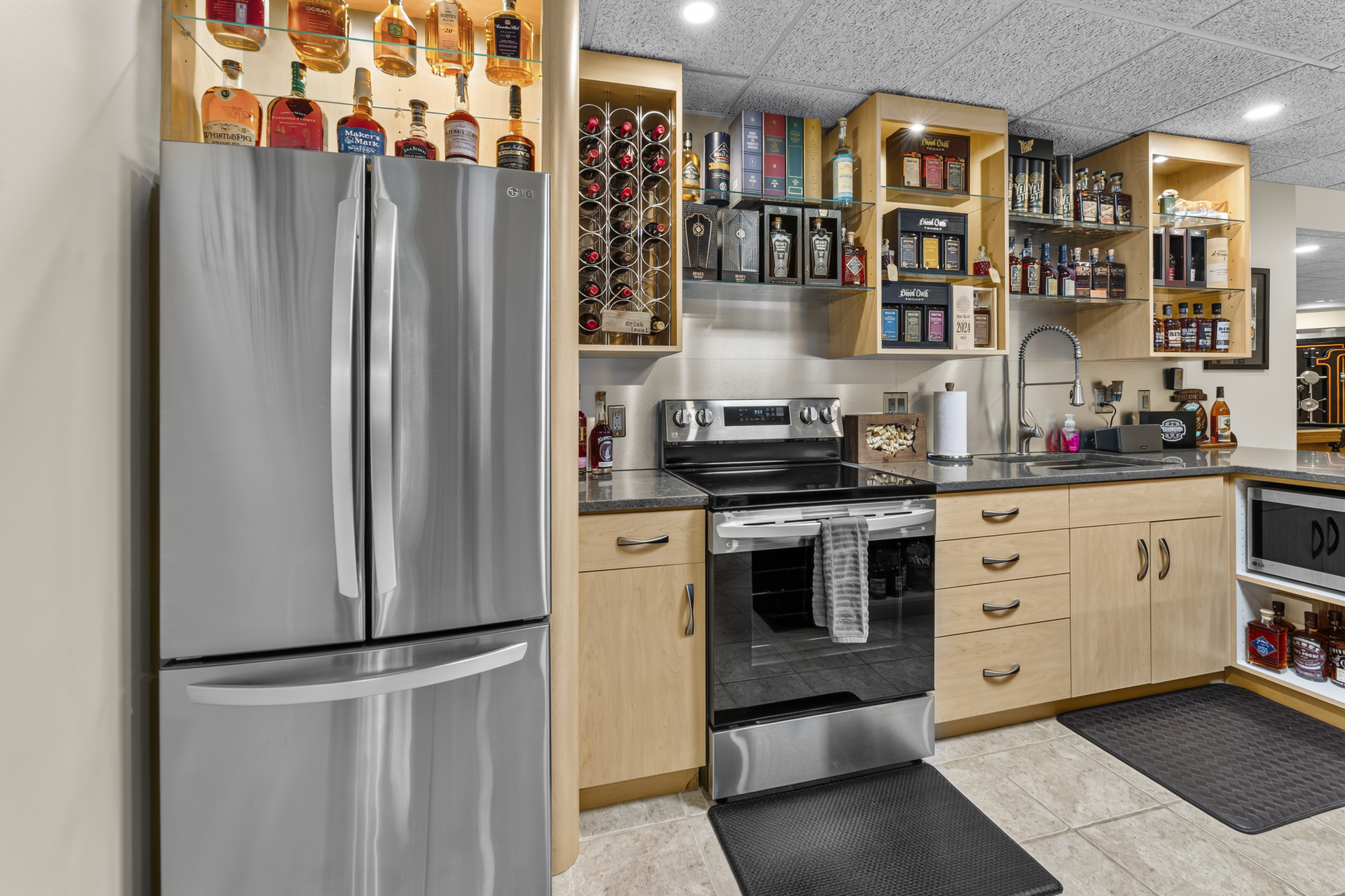  Exquisitely Renovated Home in the heart of Town & Country - 物件實景