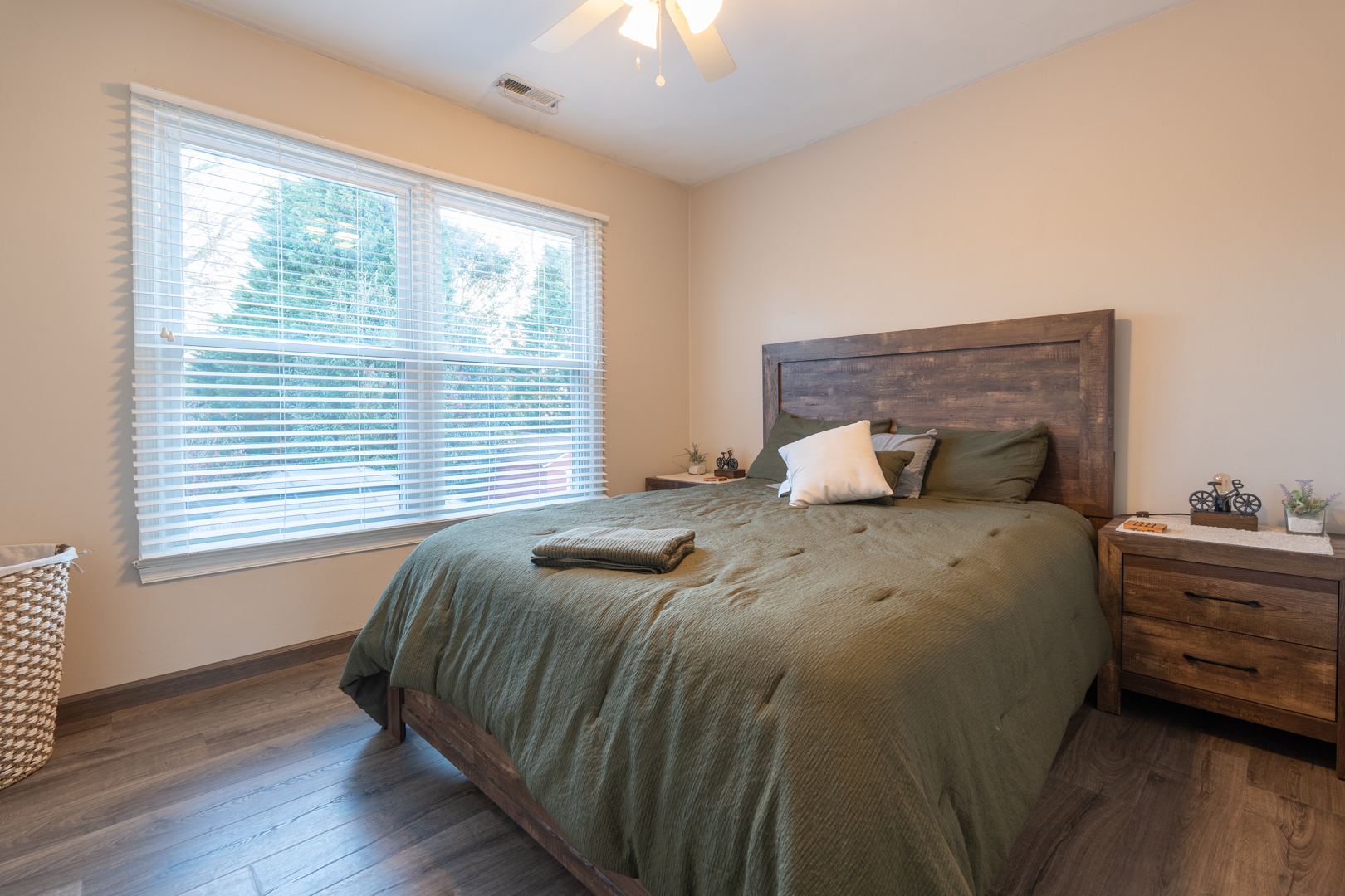 Virginia Beach, Virginia, 23454, United States, 4 Bedrooms Bedrooms, ,3 BathroomsBathrooms,Residential,For Sale,2006012