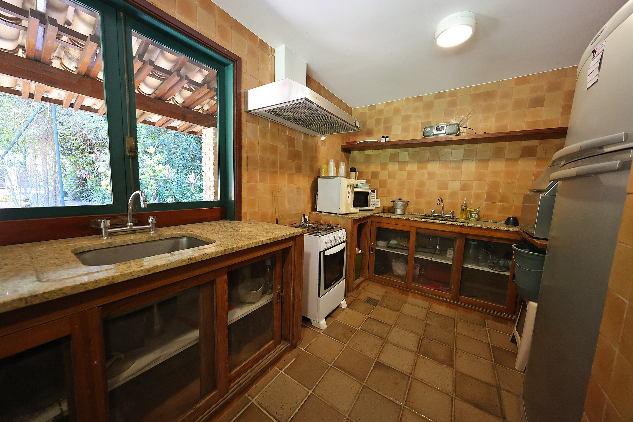  Estate surrounded by greenery with expansive grounds and amenities - 物件實景