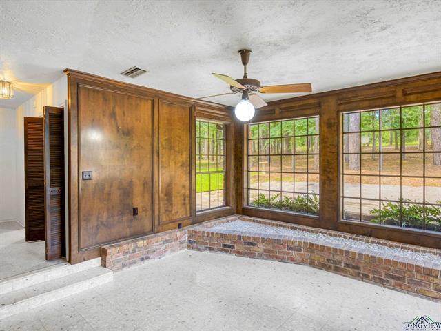 Henderson, Texas, 75652, United States, 3 Bedrooms Bedrooms, ,3 BathroomsBathrooms,Residential,For Sale,1820129