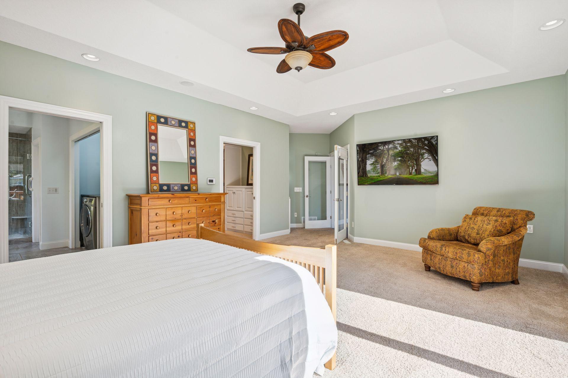 Plymouth, Minnesota, 55447, United States, 5 Bedrooms Bedrooms, ,4 BathroomsBathrooms,Residential,For Sale,1989736