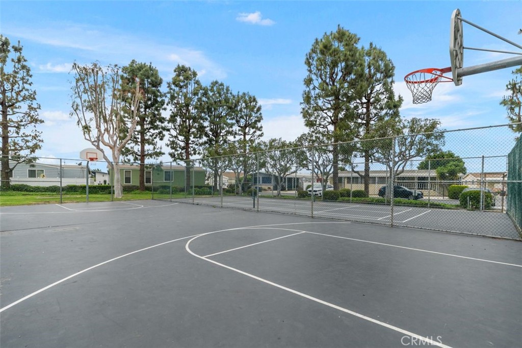 Long Beach, California, 90810, United States, 3 Bedrooms Bedrooms, ,2 BathroomsBathrooms,Residential,For Sale,1828564