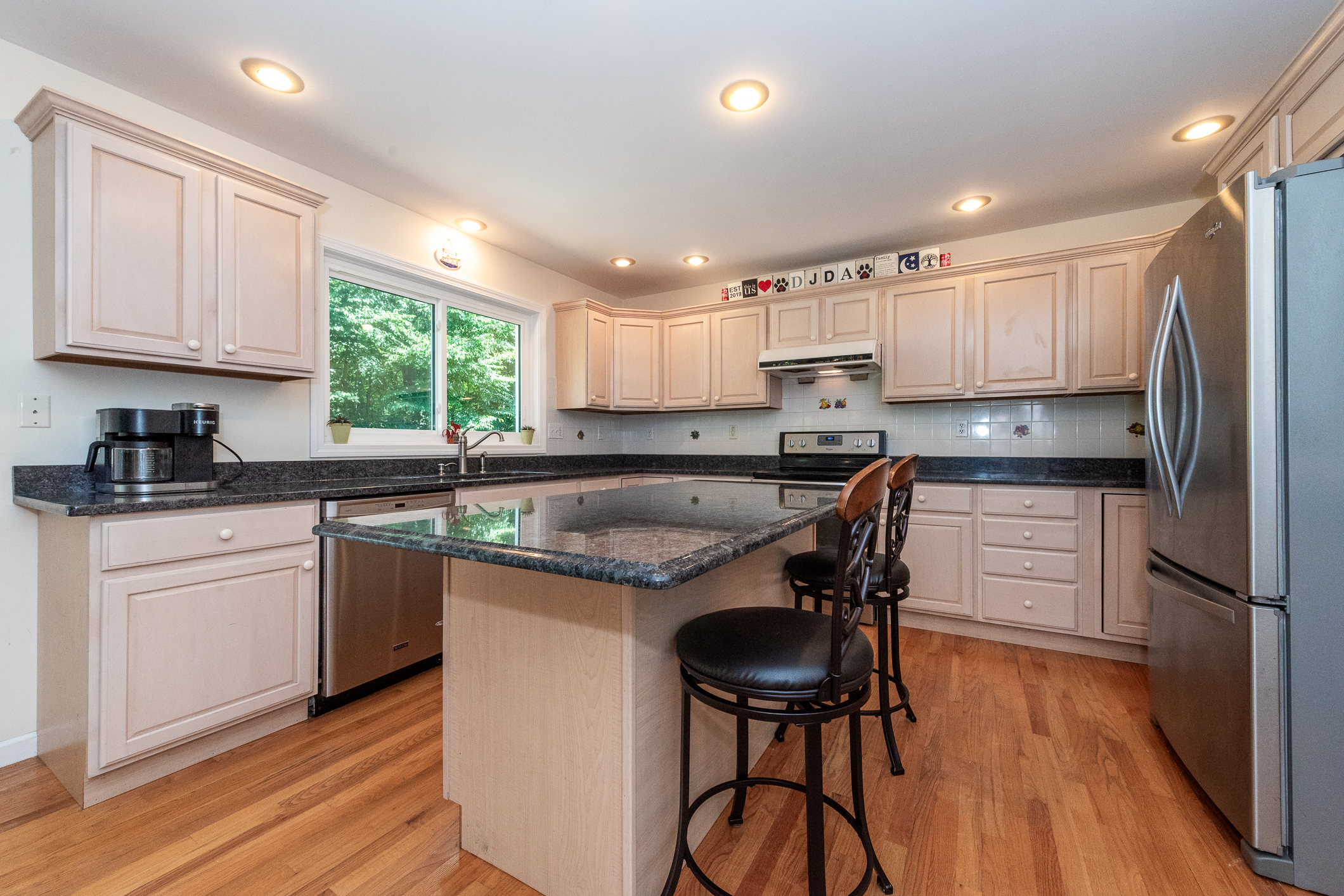  Classic Colonial Nestled on 3 Private Acres in Autumn Ridge - 物件實景
