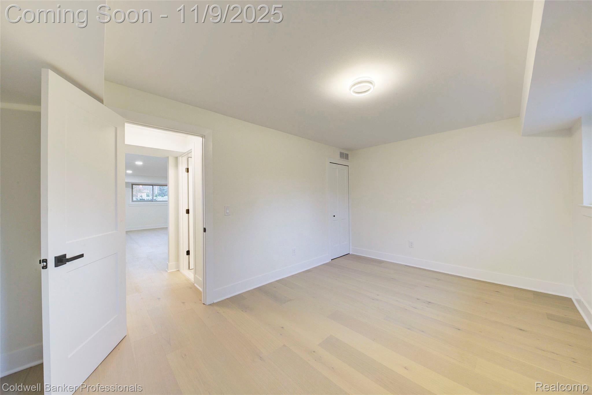 Troy, Michigan, 48085, United States, 4 Bedrooms Bedrooms, ,2 BathroomsBathrooms,Residential,For Sale,1989080