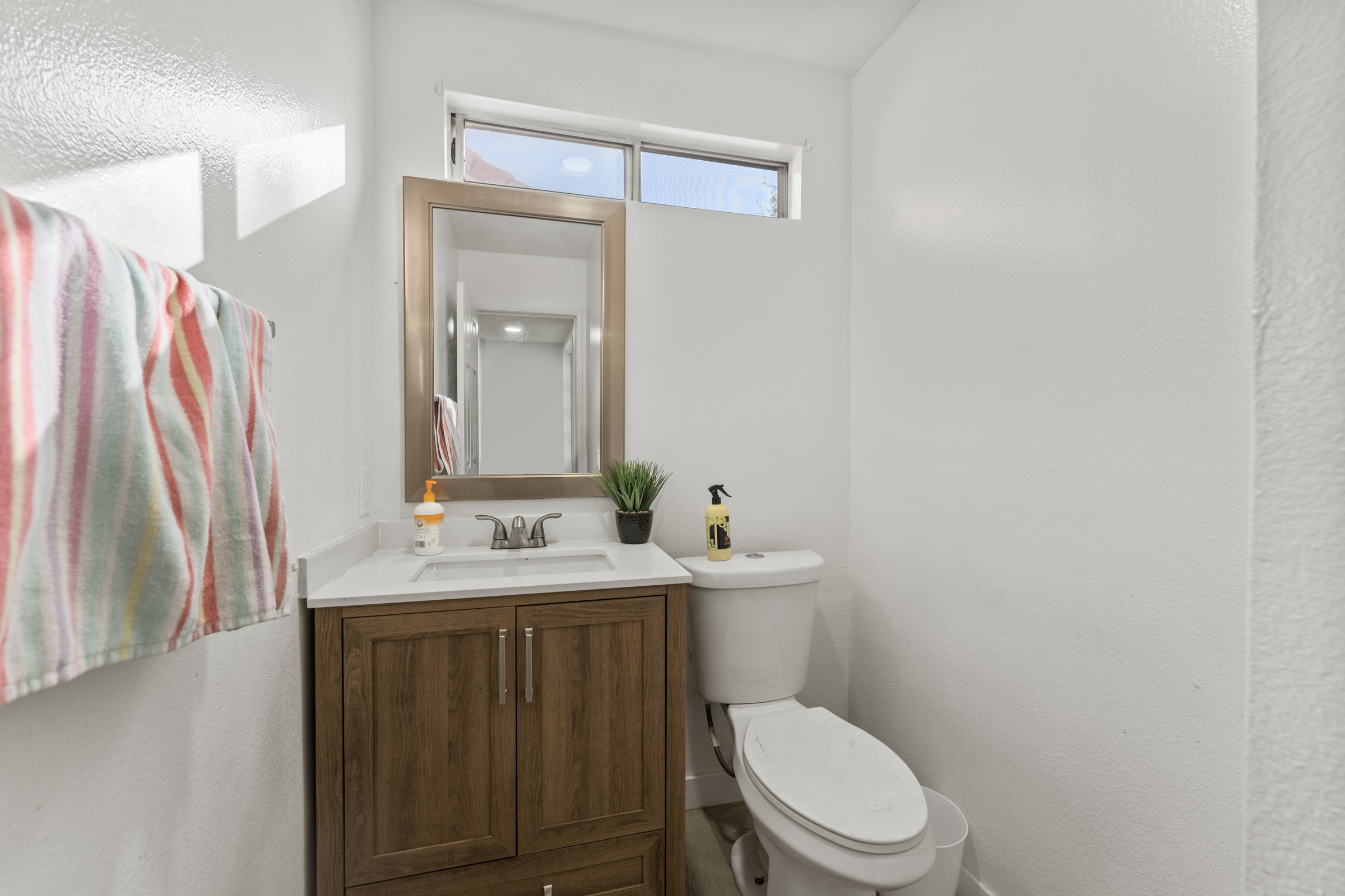 Moreno Valley, California, 92557, United States, 4 Bedrooms Bedrooms, ,4 BathroomsBathrooms,Residential,For Sale,1978053