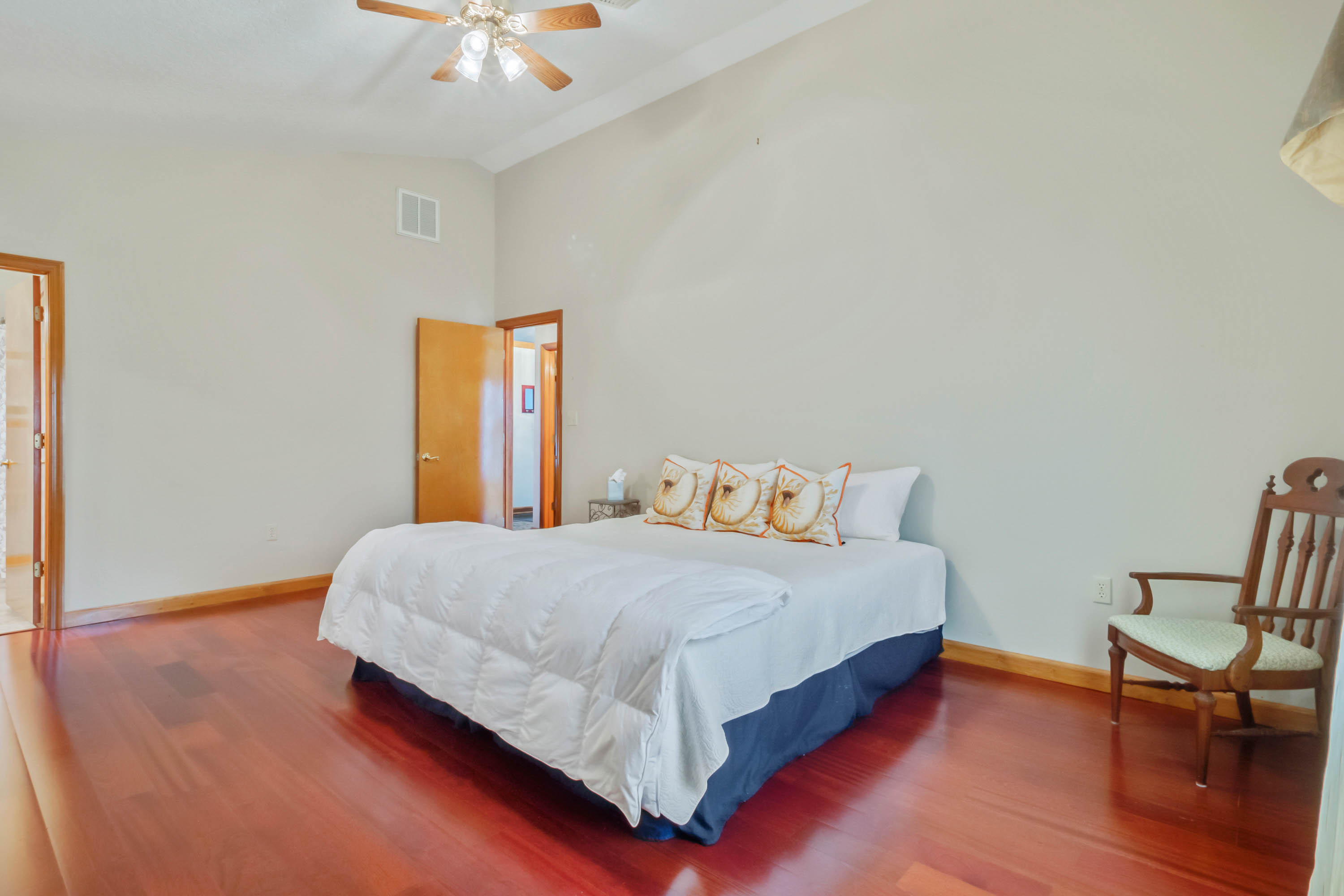 LAKE WALES, Florida, 33898, United States, 6 Bedrooms Bedrooms, ,5 BathroomsBathrooms,Residential,For Sale,1974565