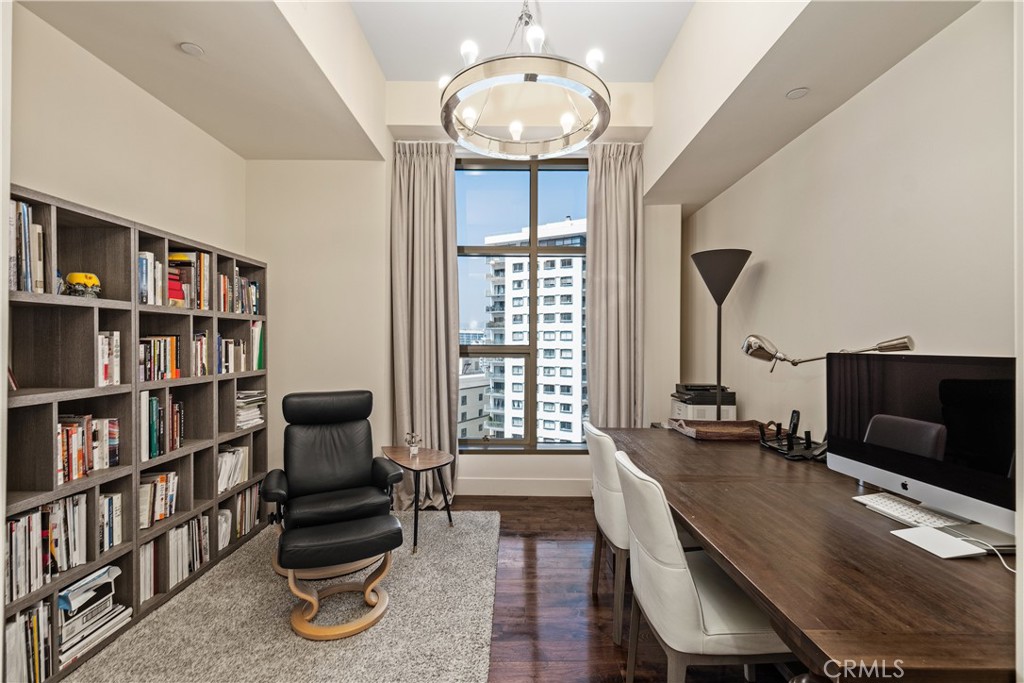 Los Angeles, California, 90024, United States, 2 Bedrooms Bedrooms, ,3 BathroomsBathrooms,Residential,For Sale,1829595