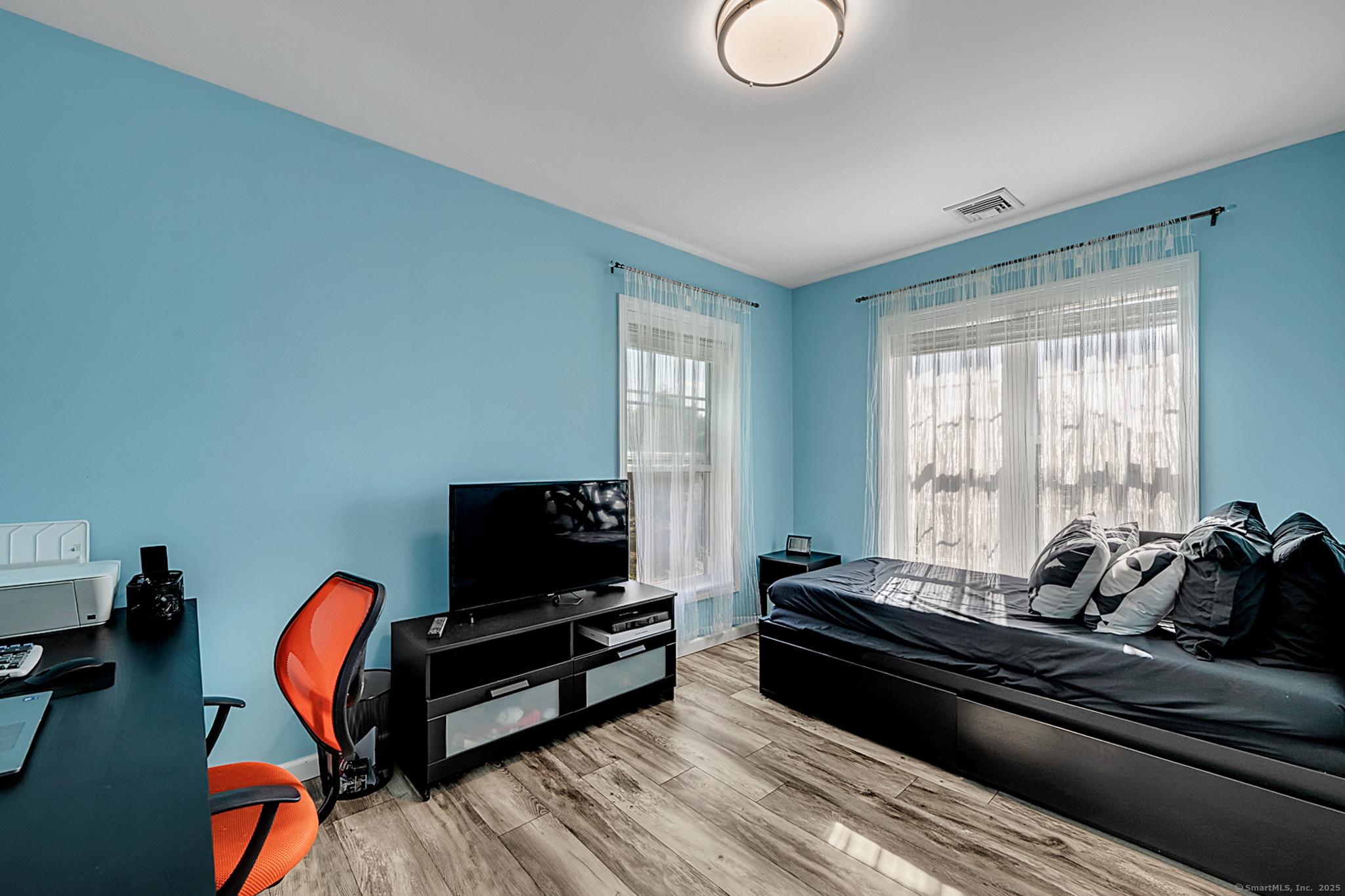 Naugatuck, Connecticut, 06770, United States, 4 Bedrooms Bedrooms, ,3 BathroomsBathrooms,Residential,For Sale,1937720