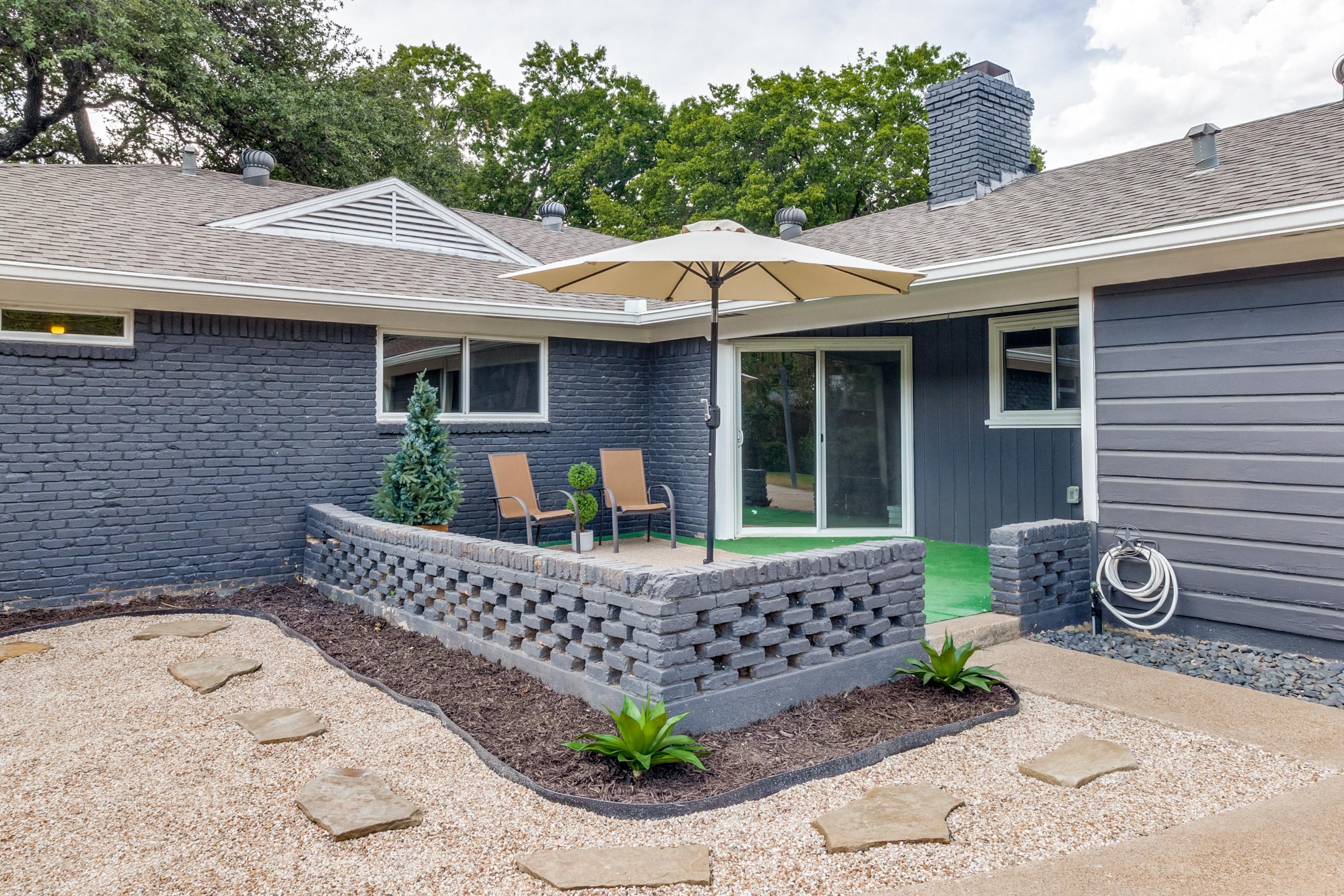  Beautifully Updated One-Story on Oversized Lot in Merriman Manor - 物件實景