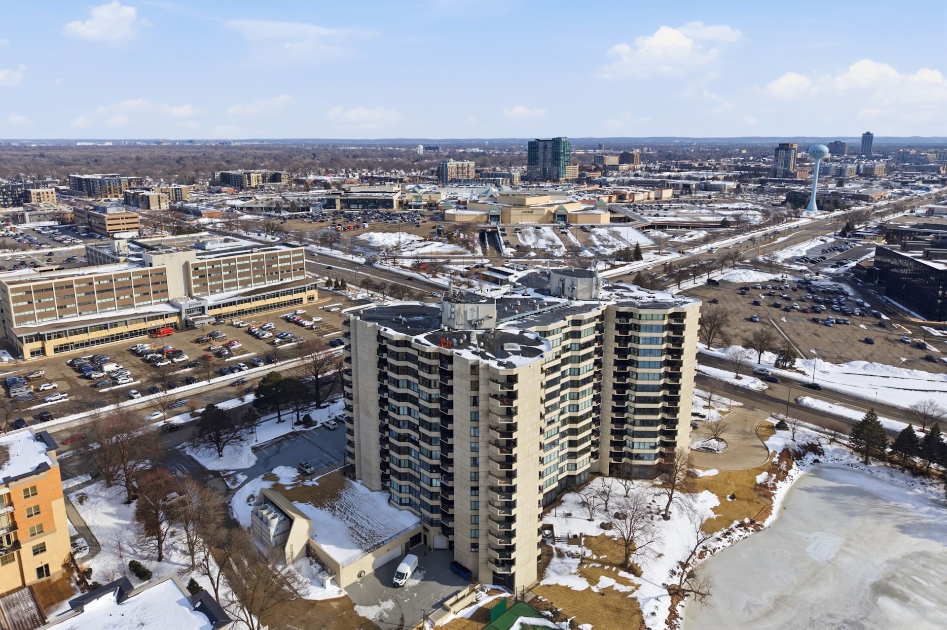  6566 France Avenue S #902, Edina, MN 55435 - 物件實景