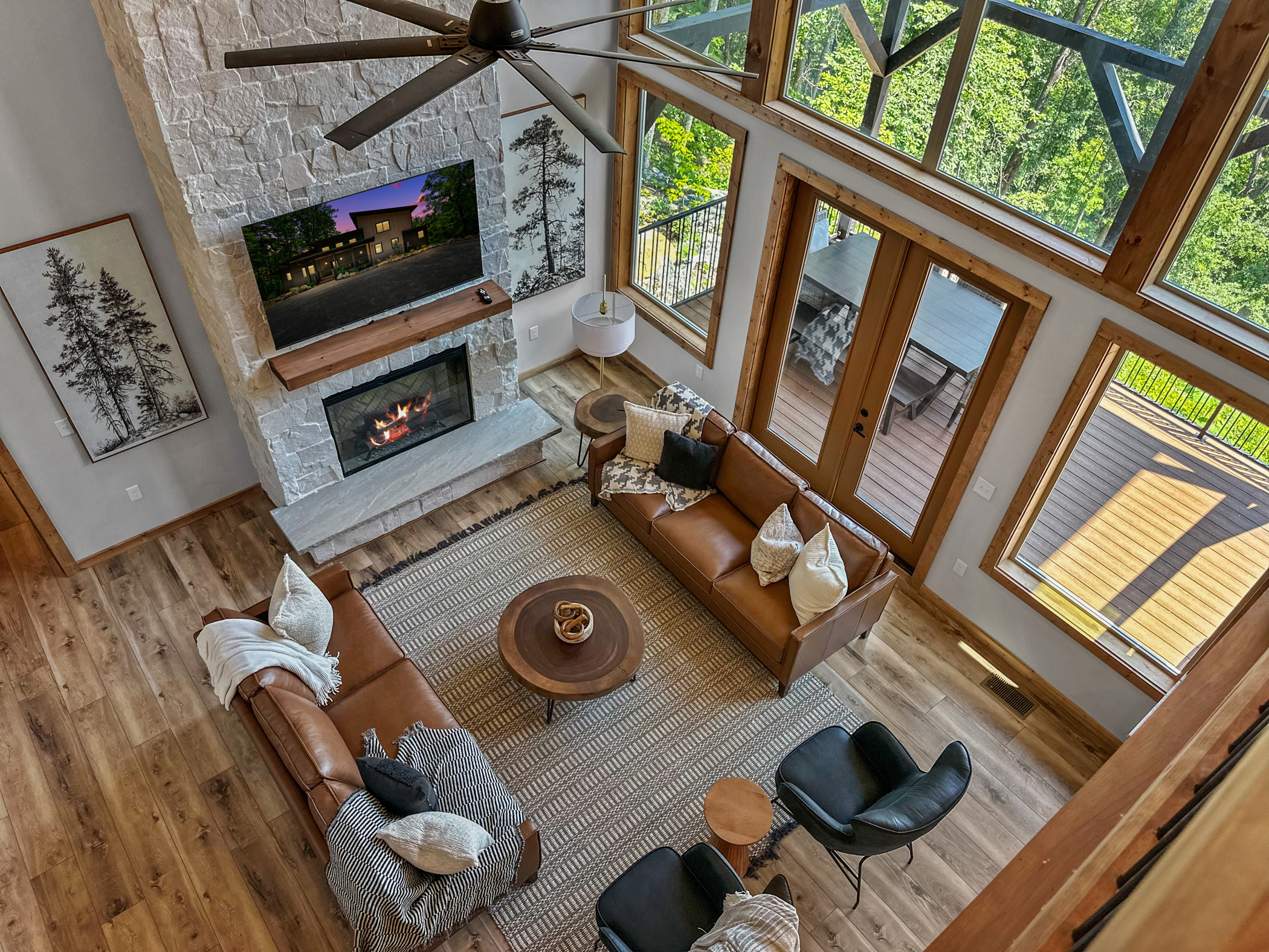 Sevierville, Tennessee, 37862, United States, 5 Bedrooms Bedrooms, ,6 BathroomsBathrooms,Residential,For Sale,1914652