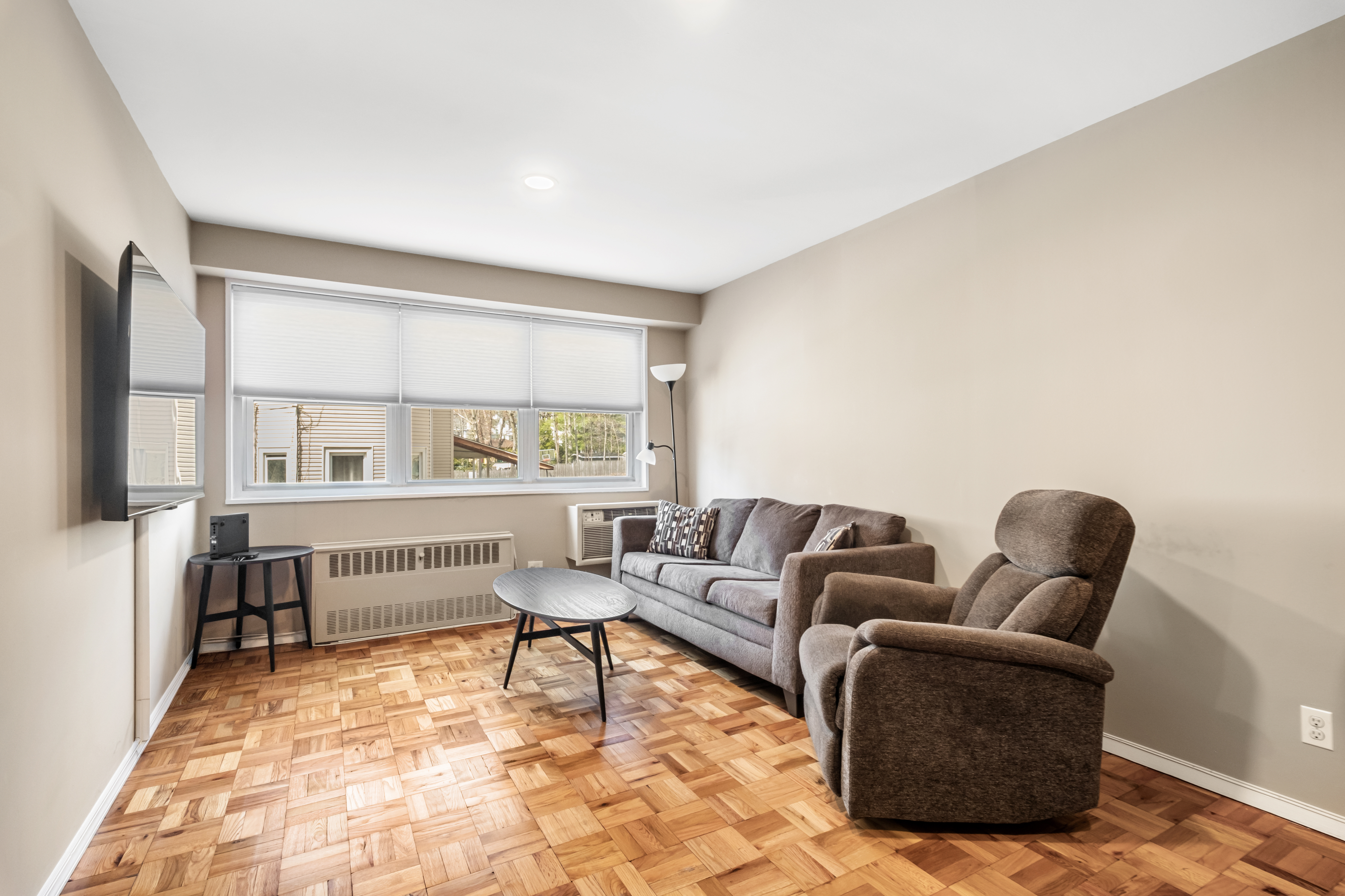  Located in the heart of White Plains. - 物件實景