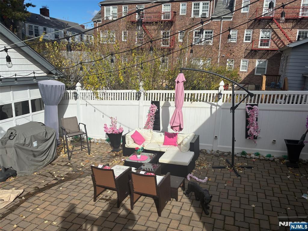 Teaneck, New Jersey, 07666, United States, 3 Bedrooms Bedrooms, ,2 BathroomsBathrooms,Residential,For Sale,1987790