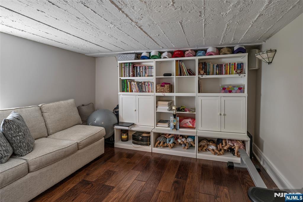 Cliffside Park, New Jersey, 07010, United States, 4 Bedrooms Bedrooms, ,5 BathroomsBathrooms,Residential,For Sale,1998497