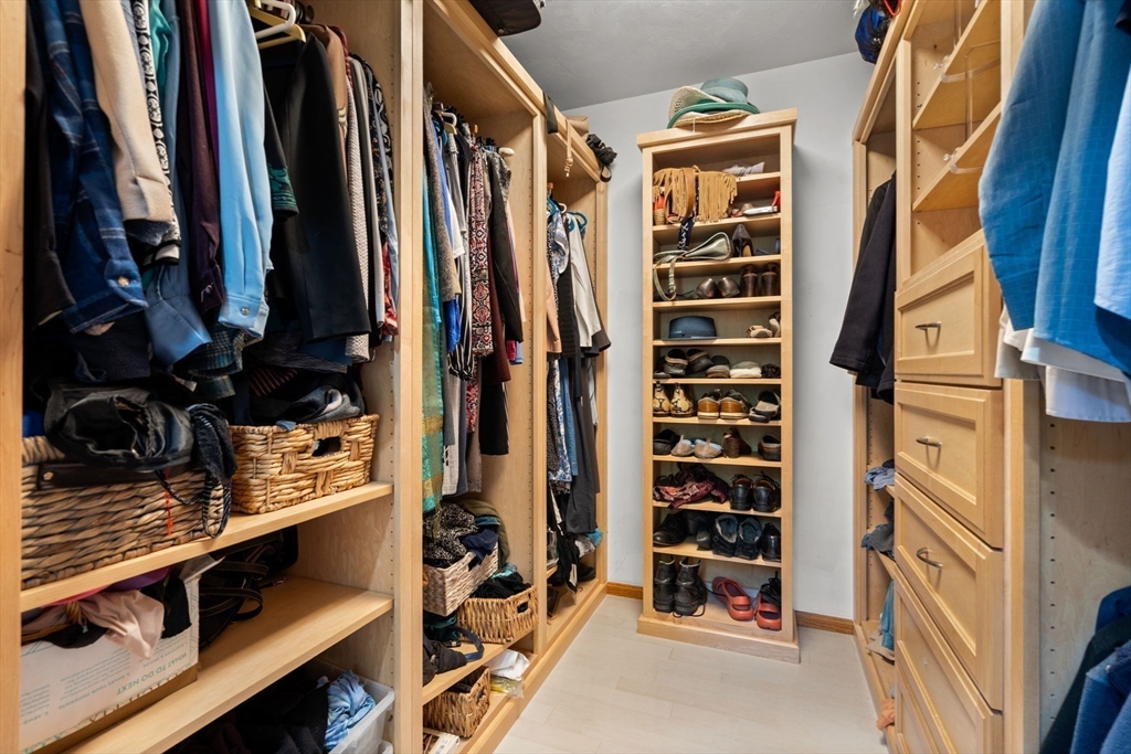 Princeton, Massachusetts, 01541, United States, 4 Bedrooms Bedrooms, ,4 BathroomsBathrooms,Residential,For Sale,2005212