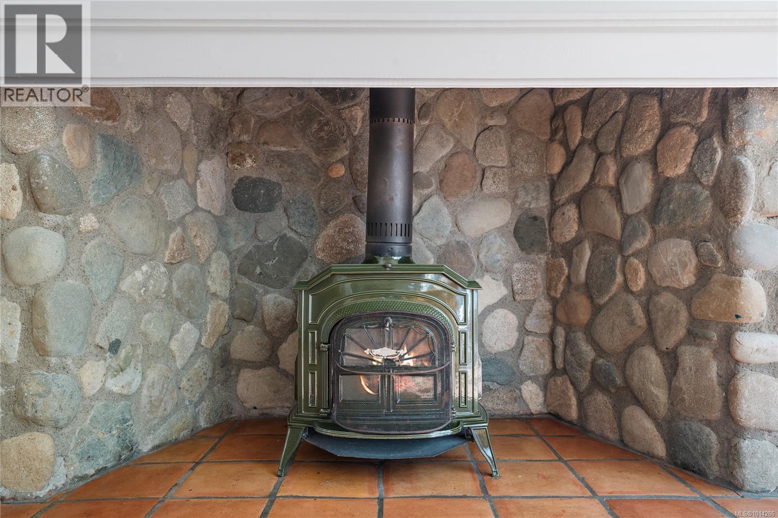 NORTH SAANICH, British Columbia, V8L 5P8, CA, 7 Bedrooms Bedrooms, ,10 BathroomsBathrooms,Residential,For Sale,1950627