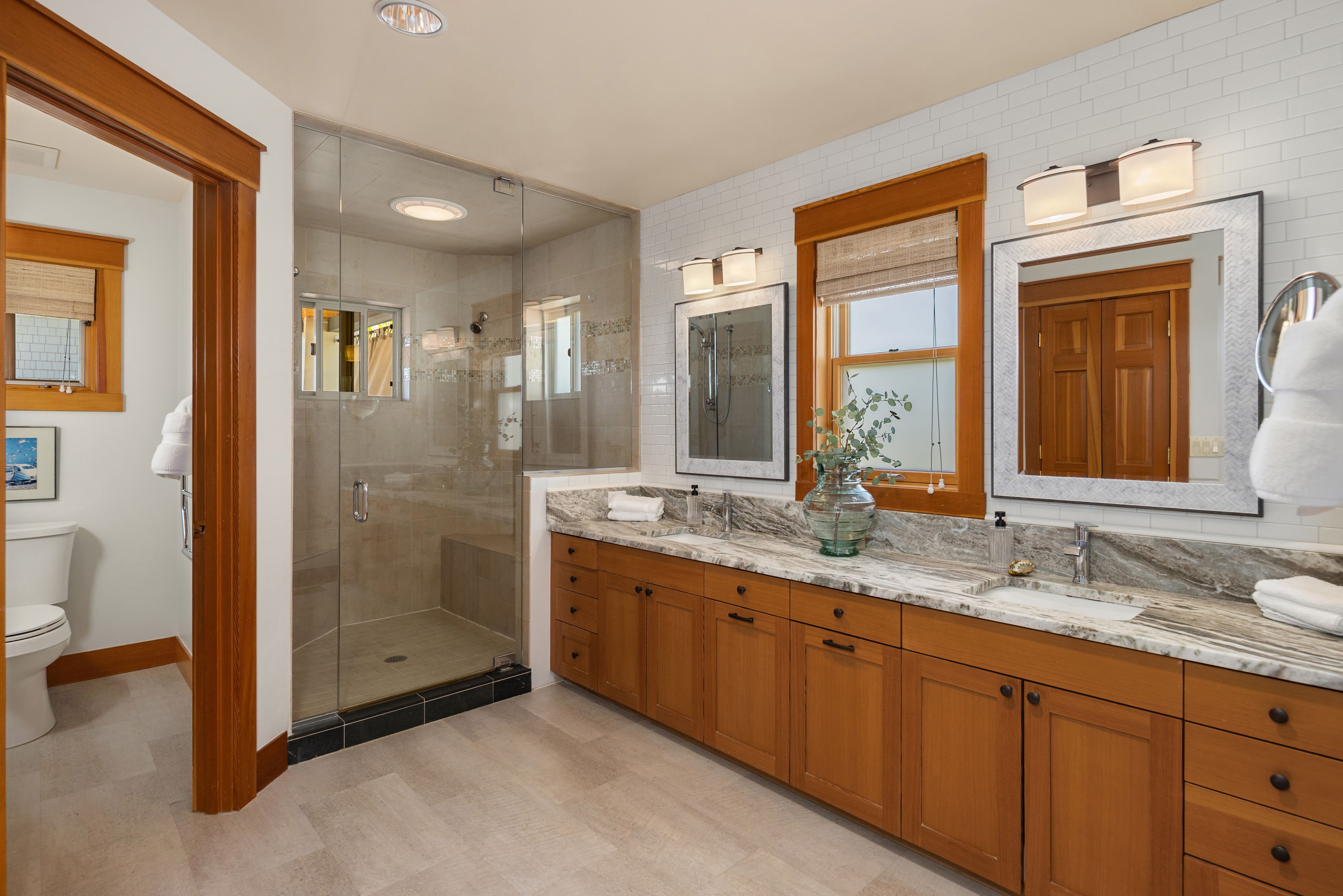  421 2nd St W, Kirkland, WA 98033 - 物件實景