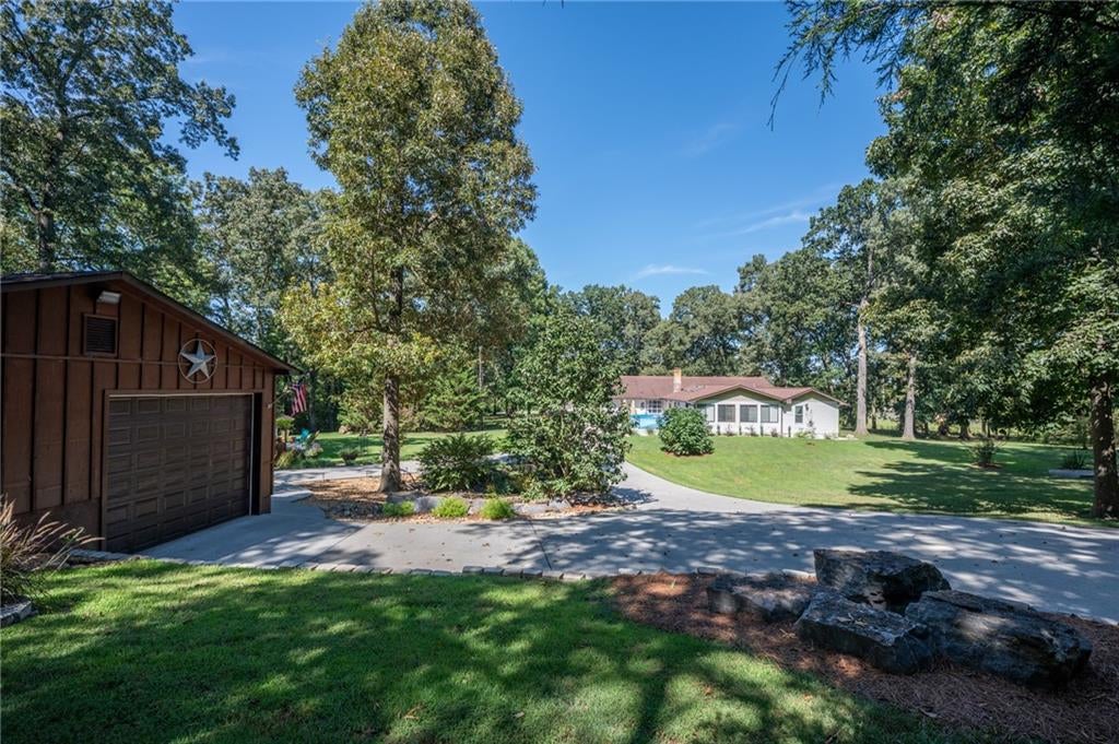 Calhoun, Georgia, 30701, United States, 3 Bedrooms Bedrooms, ,3 BathroomsBathrooms,Residential,For Sale,1980675