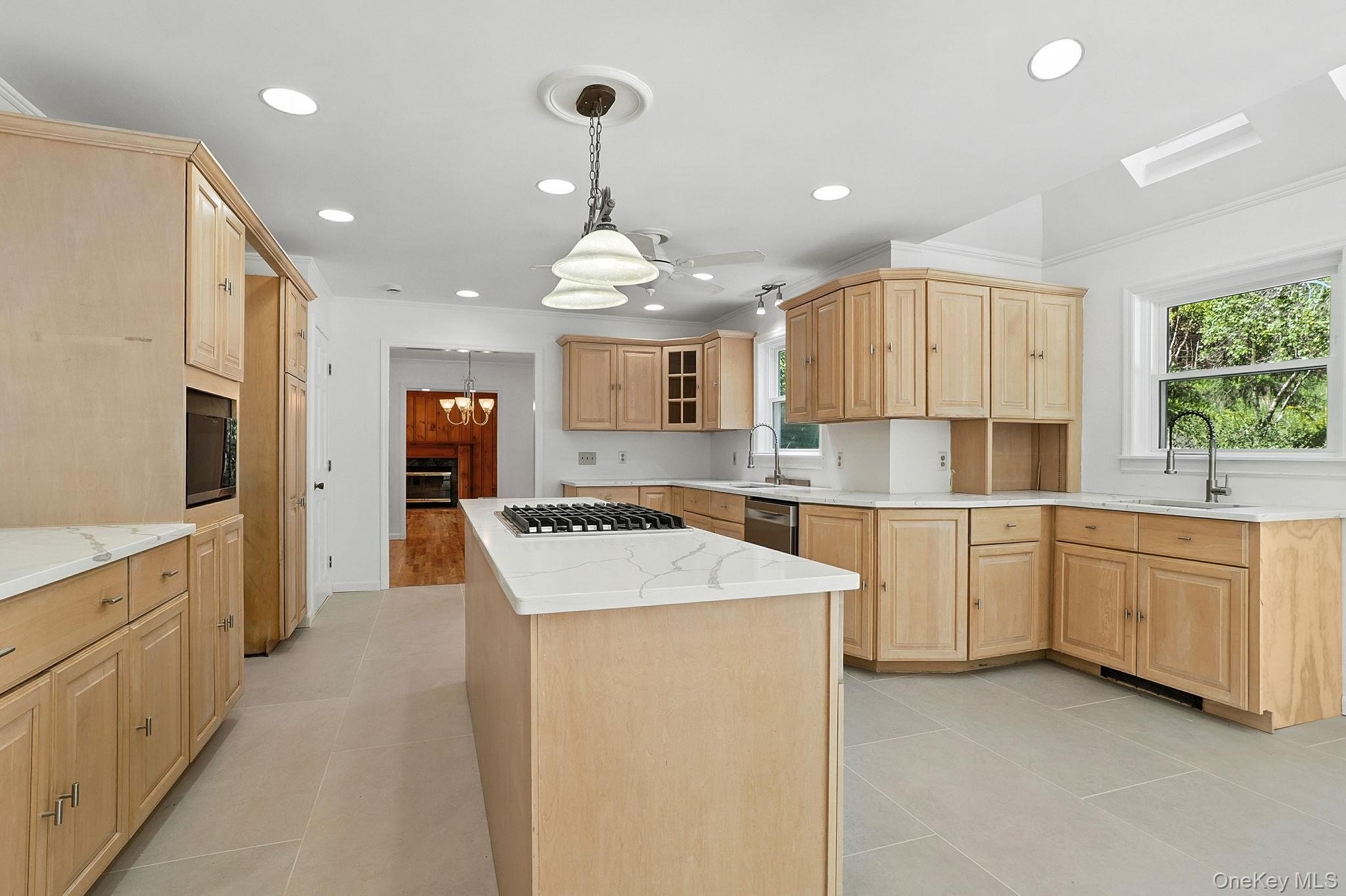 Red Hook, New York, 12571, United States, 5 Bedrooms Bedrooms, ,4 BathroomsBathrooms,Residential,For Sale,1978278