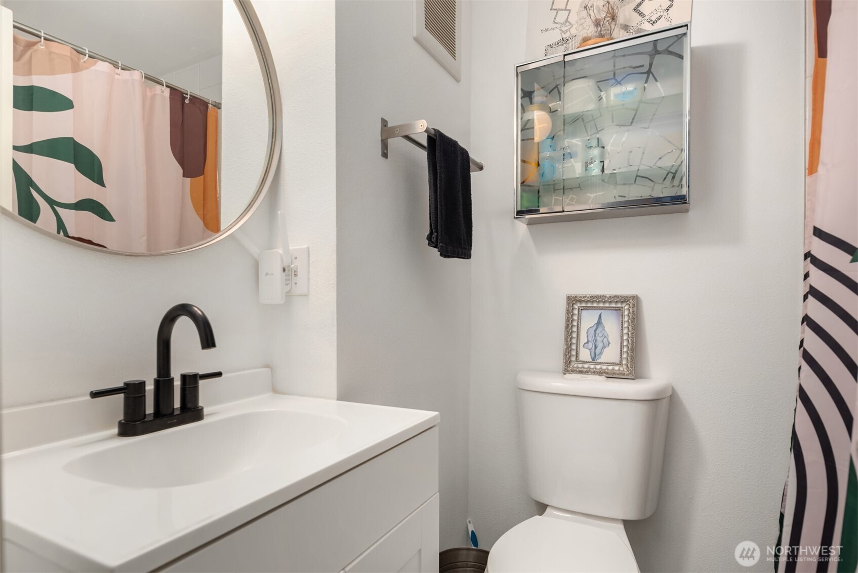 Seattle, Washington, 98102, United States, 2 Bedrooms Bedrooms, ,2 BathroomsBathrooms,Residential,For Sale,2001623