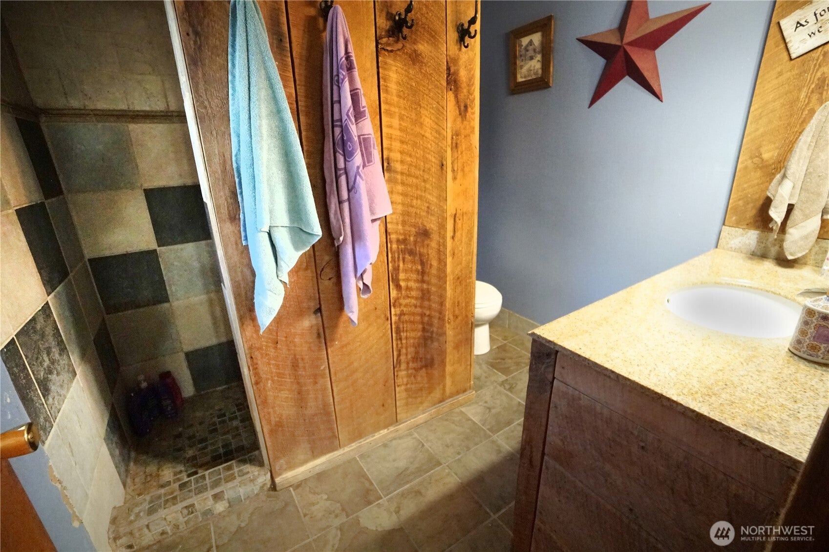 Loomis, Washington, 98827, United States, 4 Bedrooms Bedrooms, ,1 BathroomBathrooms,Residential,For Sale,2002201