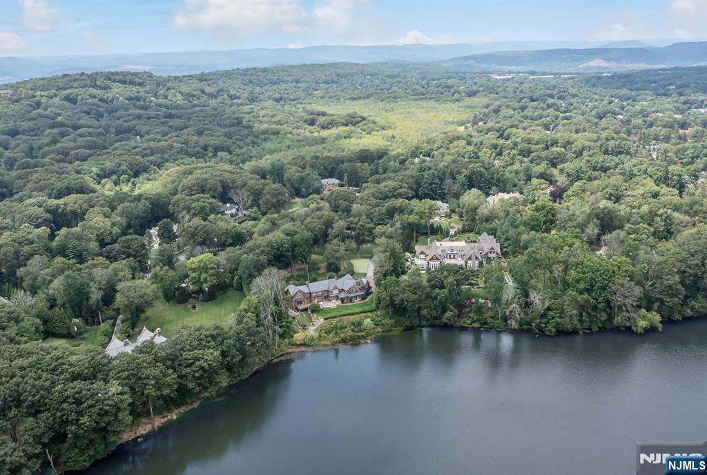 Franklin Lakes, New Jersey, 07417, United States, 6 Bedrooms Bedrooms, ,7 BathroomsBathrooms,Residential,For Sale,1903757