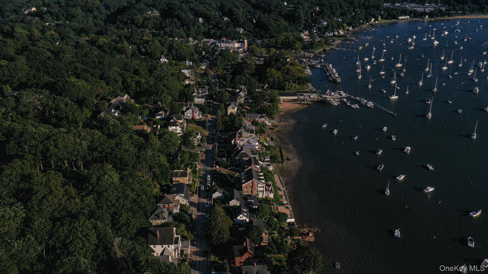 Northport, New York, 11768, United States, 3 Bedrooms Bedrooms, ,2 BathroomsBathrooms,Residential,For Sale,1925556