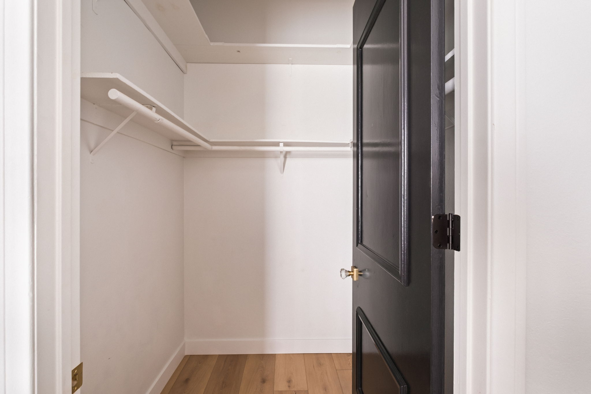  4943 Rosewood Ave - 物件實景