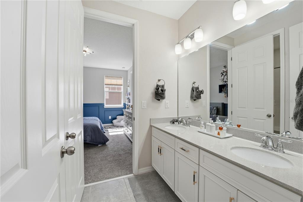 Winter Garden, Florida, 34787, United States, 5 Bedrooms Bedrooms, ,5 BathroomsBathrooms,Residential,For Sale,1987949