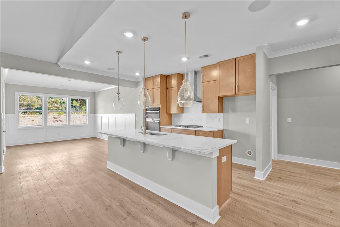 Seneca, South Carolina, 29678, United States, 4 Bedrooms Bedrooms, ,3 BathroomsBathrooms,Residential,For Sale,1900904