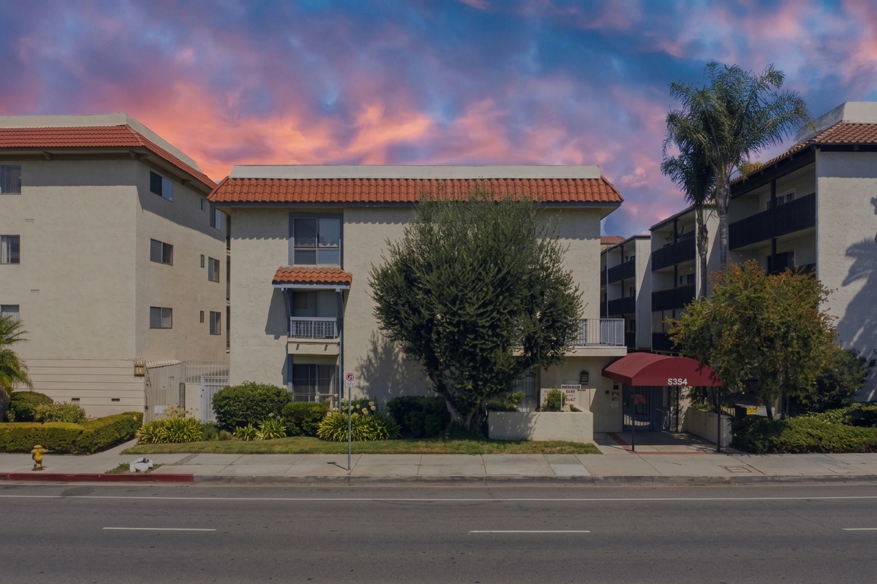 Lindley Ave, Encino, CA 91316