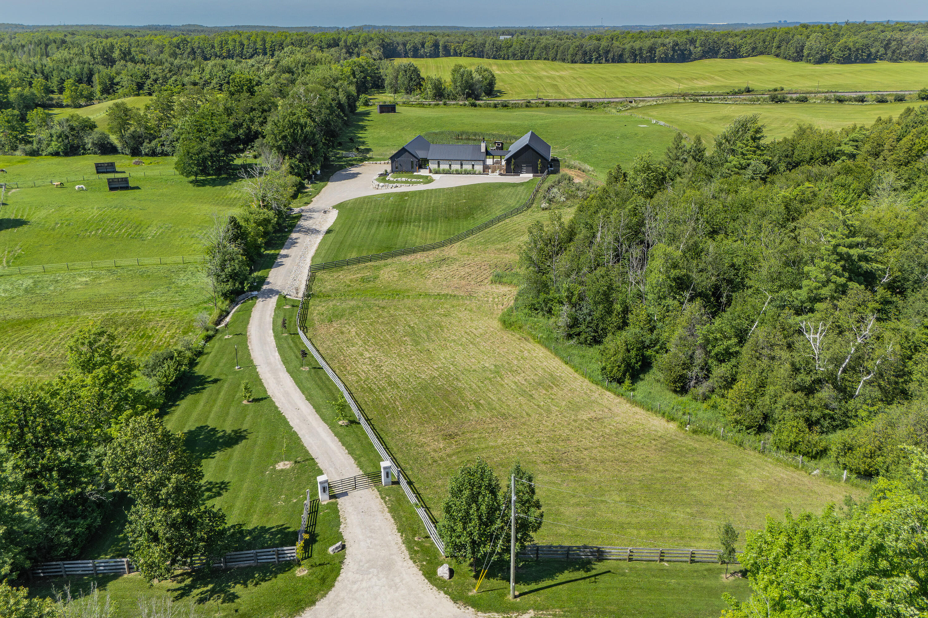  Custom-Built Country Estate - 物件實景