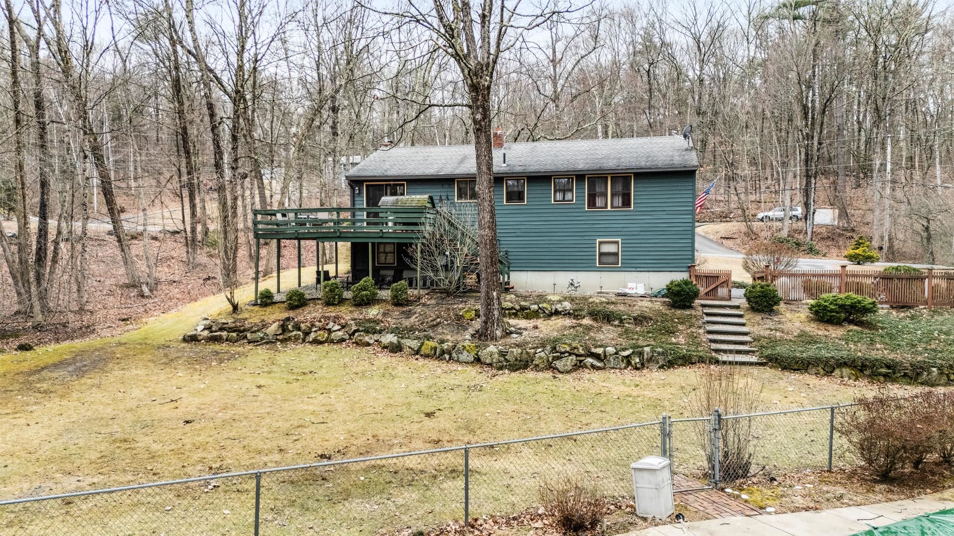 Derry, New Hampshire, 03038, United States, 3 Bedrooms Bedrooms, ,2 BathroomsBathrooms,Residential,For Sale,1935840