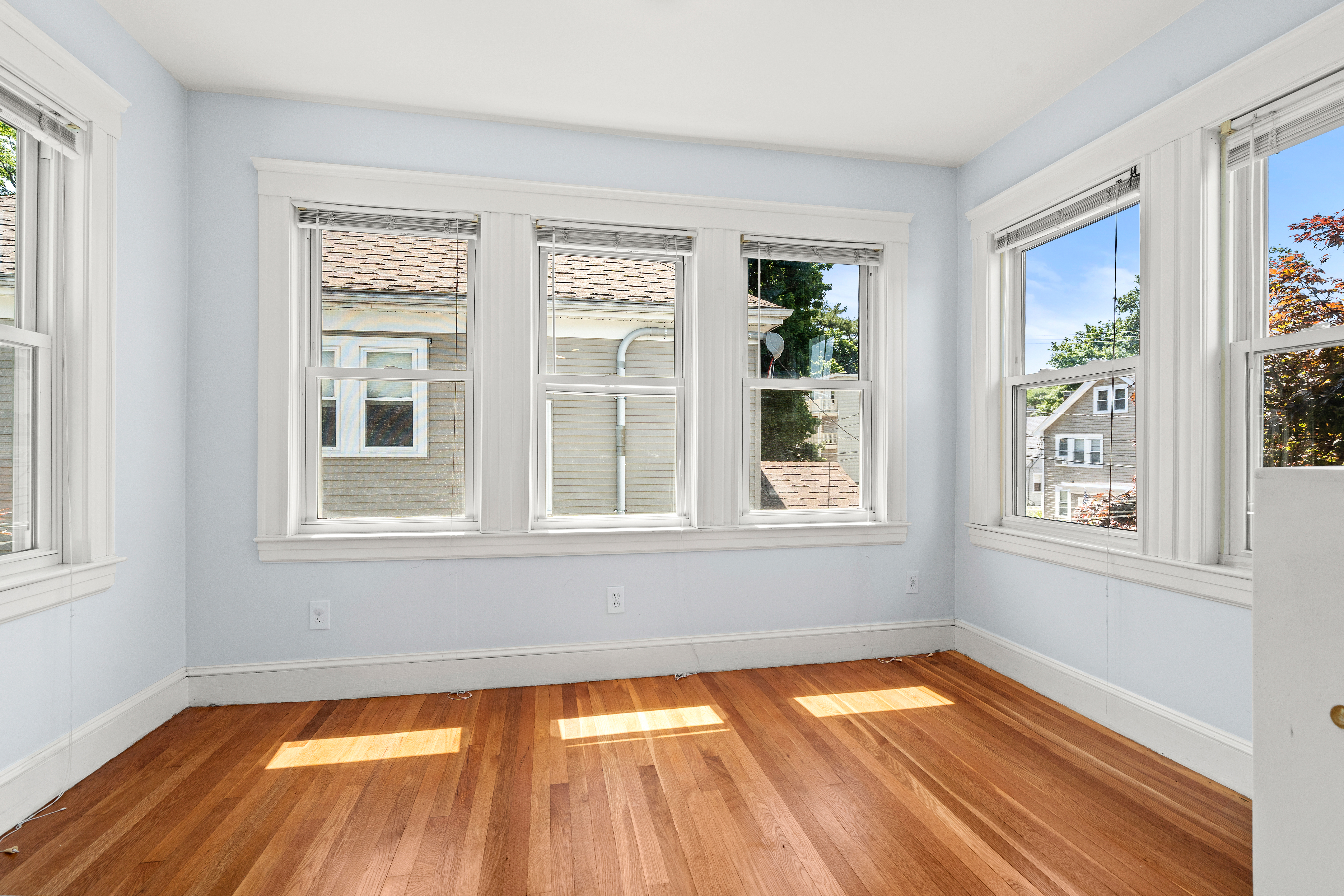  21-23 Averton Street, Boston, MA, 02131 - 物件實景