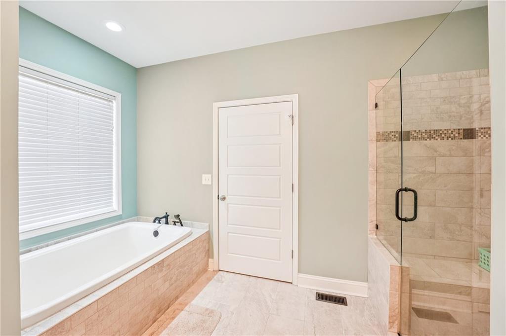 Cumming, Georgia, 30028, United States, 4 Bedrooms Bedrooms, ,3 BathroomsBathrooms,Residential,For Sale,2028381