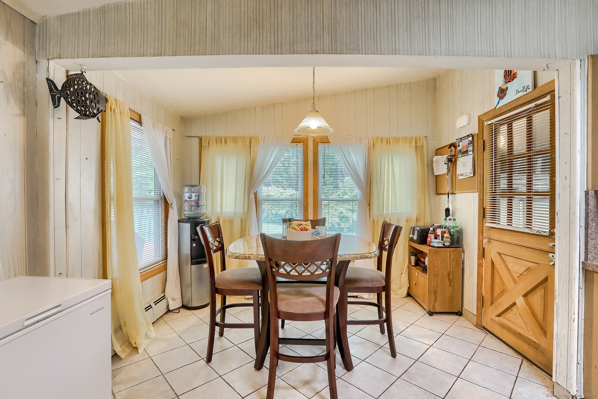 Brookfield, Connecticut, 06804, United States, 4 Bedrooms Bedrooms, ,2 BathroomsBathrooms,Residential,For Sale,1730338