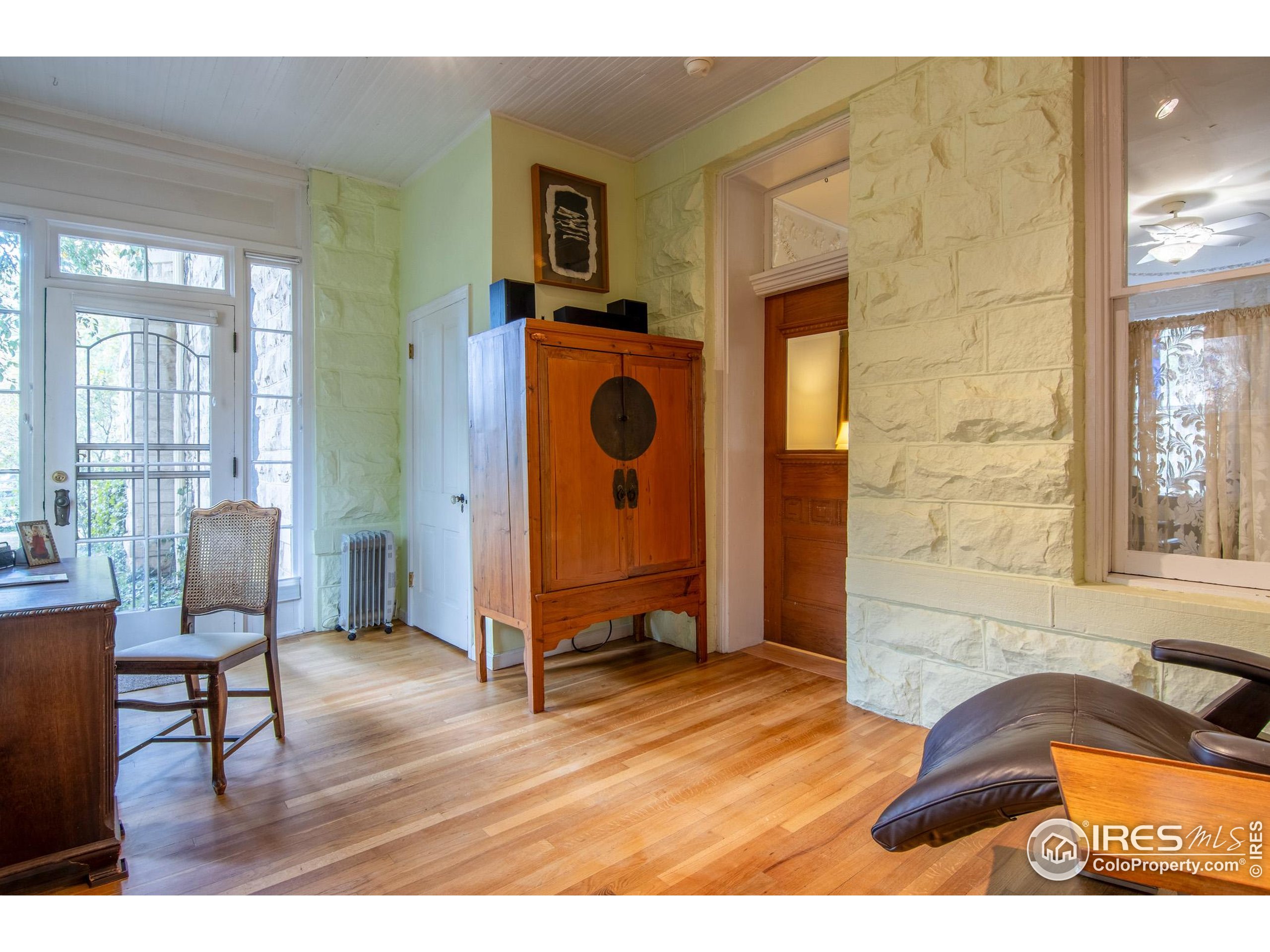 Boulder, Colorado, 80302, United States, 2 Bedrooms Bedrooms, ,Residential,For Sale,1989370