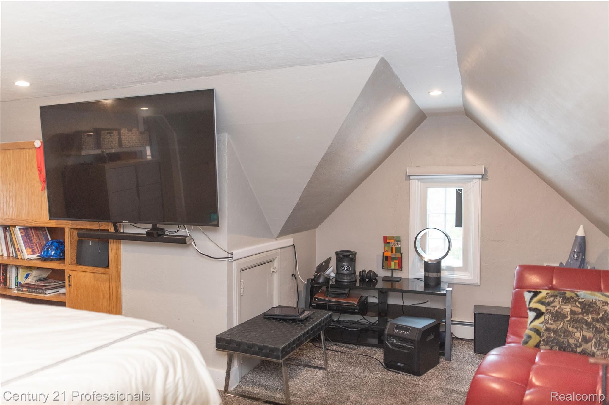 LakeOrion, Michigan, 48362, United States, 2 Bedrooms Bedrooms, ,2 BathroomsBathrooms,Residential,For Sale,2005398