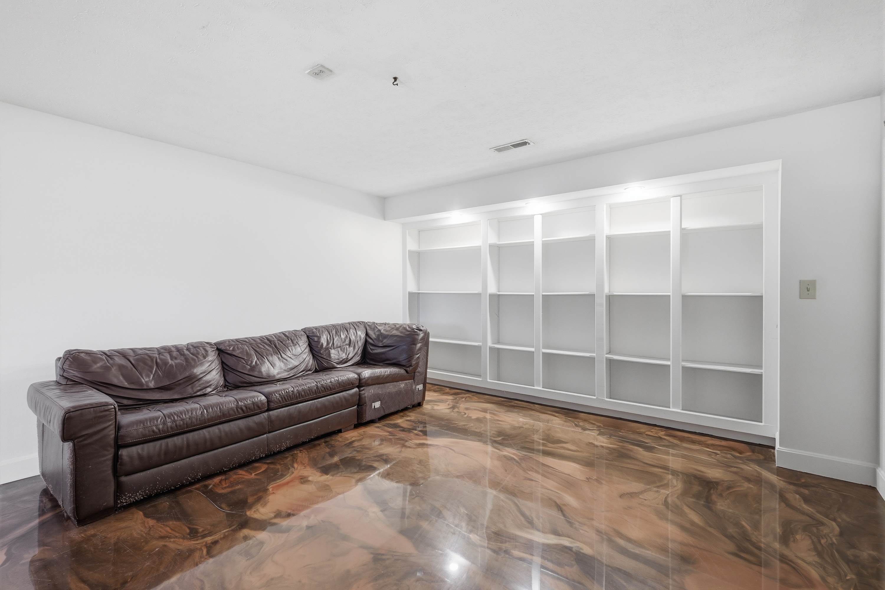  4319 Comanche Trail, Louisville, KY 40207 - 物件實景