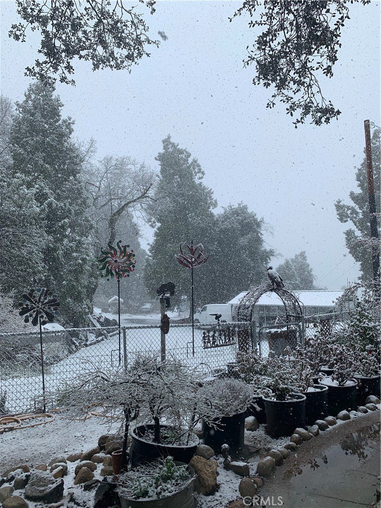 Oak Glen, California, 92399, United States, 2 Bedrooms Bedrooms, ,2 BathroomsBathrooms,Residential,For Sale,1973930