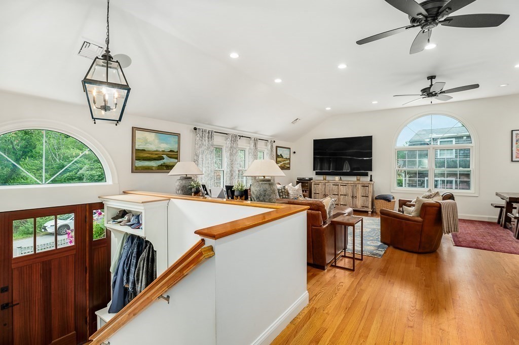 Manchester, Massachusetts, 01944, United States, 4 Bedrooms Bedrooms, ,3 BathroomsBathrooms,Residential,For Sale,1938822