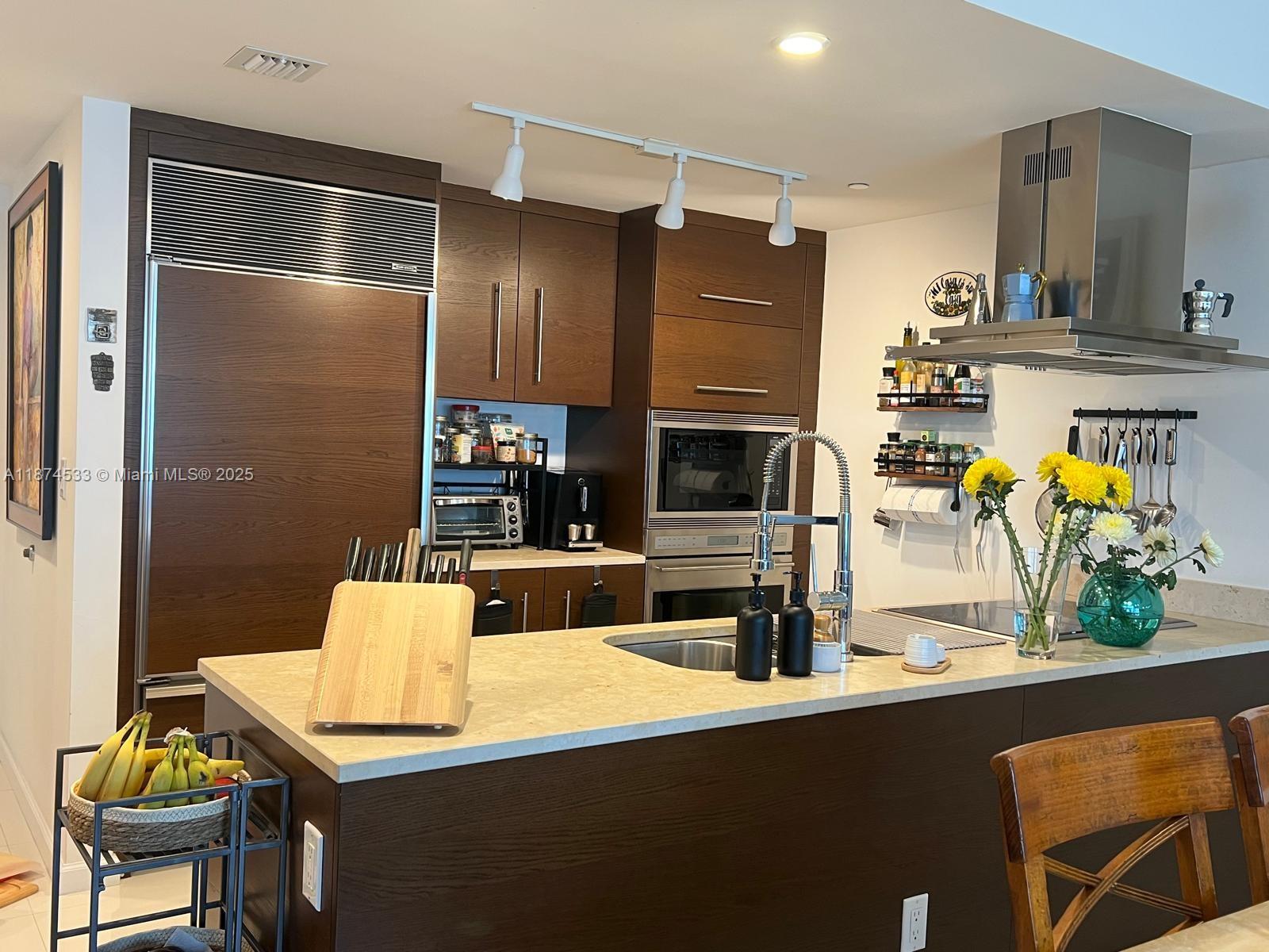 Miami, Florida, 33131, United States, 1 Bedroom Bedrooms, ,1 BathroomBathrooms,Residential,For Sale,1942098
