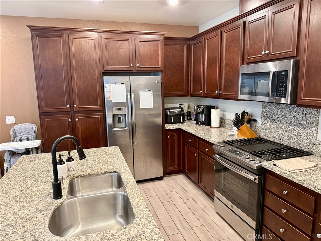 Murrieta, California, 92563, United States, 3 Bedrooms Bedrooms, ,3 BathroomsBathrooms,Residential,For Sale,1976156