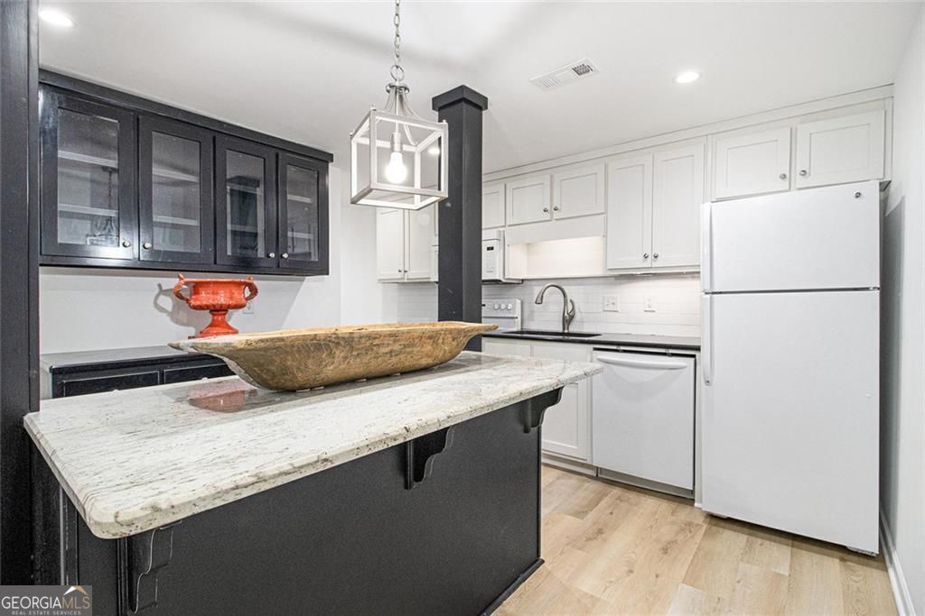 Atlanta, Georgia, 30345, United States, 4 Bedrooms Bedrooms, ,4 BathroomsBathrooms,Residential,For Sale,1929806