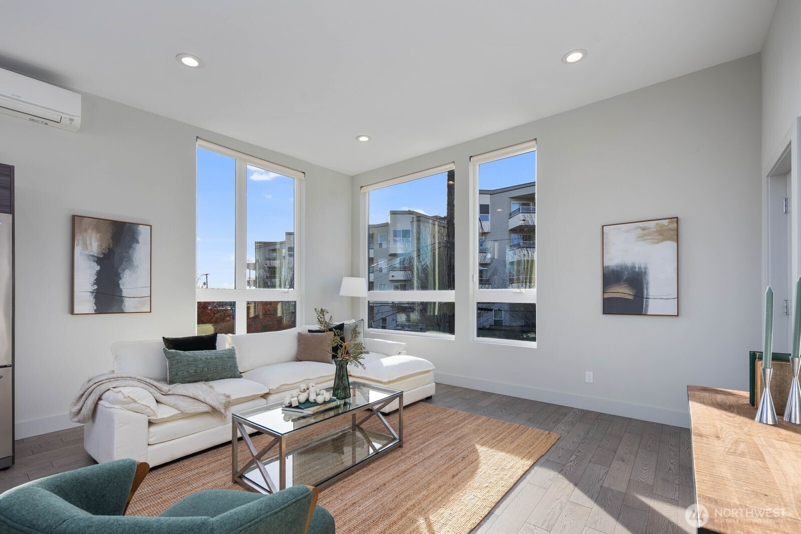 Seattle, Washington, 98103, United States, 3 Bedrooms Bedrooms, ,2 BathroomsBathrooms,Residential,For Sale,1990926