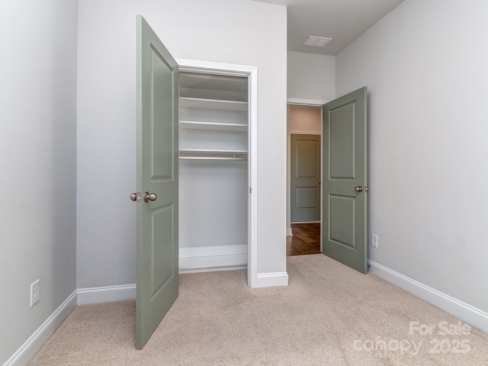 Charlotte, North Carolina, 28277, United States, 4 Bedrooms Bedrooms, ,4 BathroomsBathrooms,Residential,For Sale,1989428