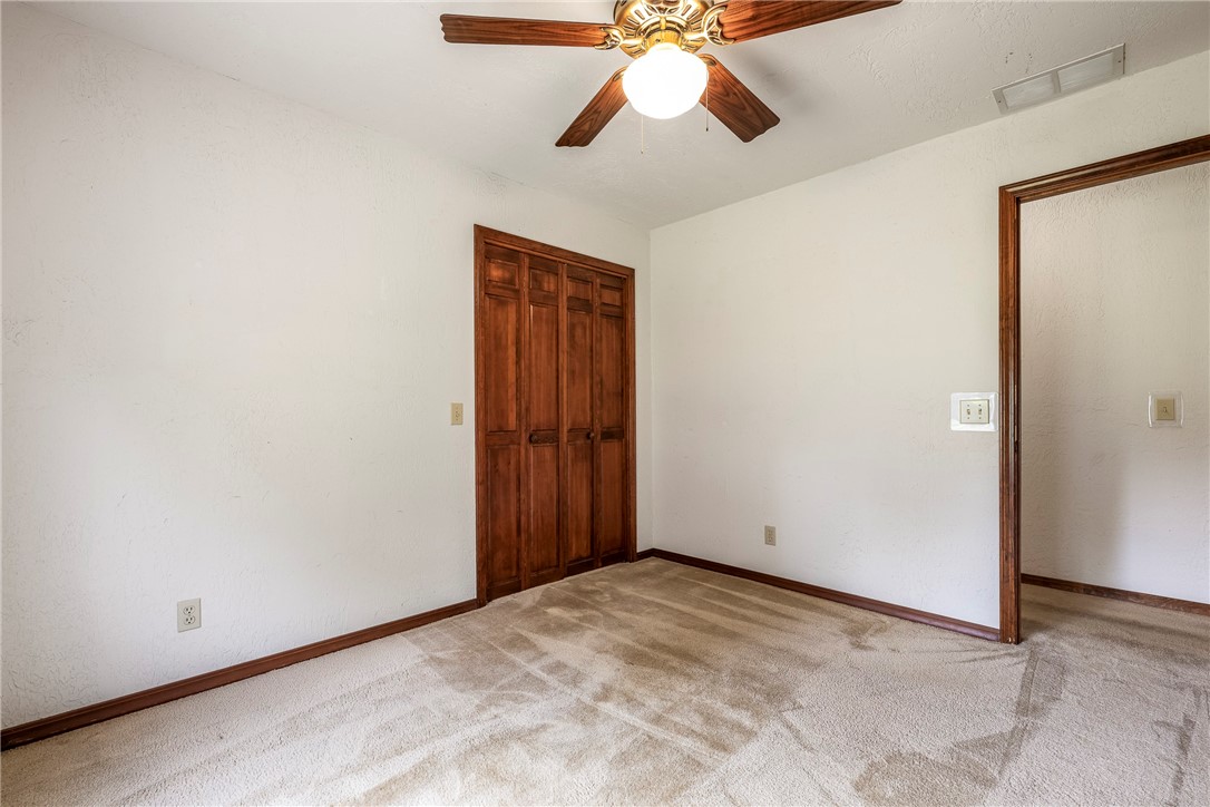 Lowell, Arkansas, 72745, United States, 4 Bedrooms Bedrooms, ,2 BathroomsBathrooms,Residential,For Sale,1932049